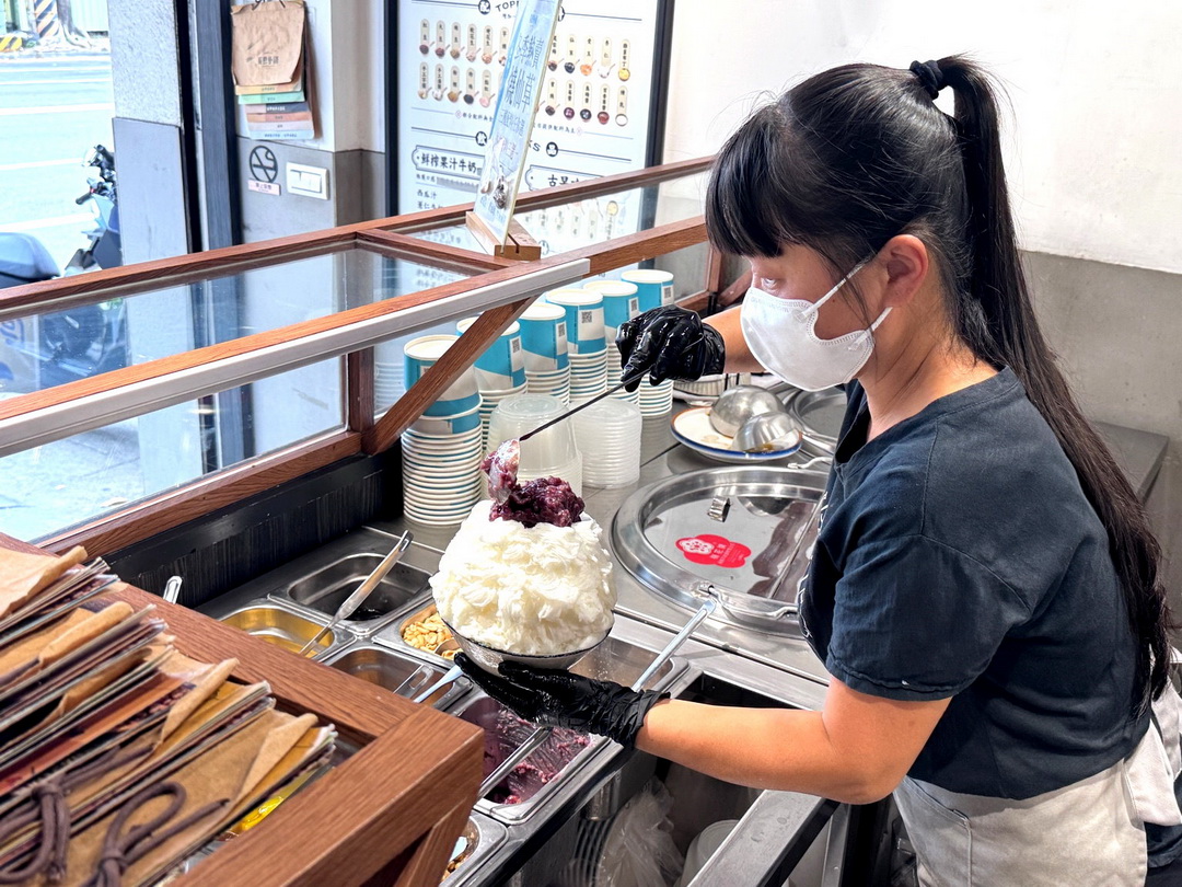 嘉良冰鎮旗艦總店|台中太平超人氣剉冰老店!冬天燒仙草超暖胃、夏天雪花冰一定要吃! @猴屁的異想世界 嘉良冰鎮旗艦總店|台中太平超人氣剉冰老店!冬天燒仙草超暖胃、夏天雪花冰一定要吃! @猴屁的異想世界