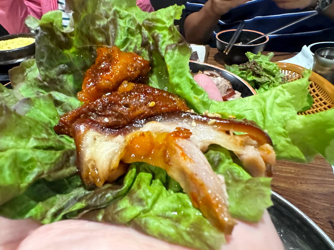 Gwonsig Jogbal권식족발|首爾聖水洞排隊豬腳名店!半半豬腳一次吃到原味+辣味,韓國節目也推薦! @猴屁的異想世界 Gwonsig Jogbal권식족발|首爾聖水洞排隊豬腳名店!半半豬腳一次吃到原味+辣味,韓國節目也推薦! @猴屁的異想世界