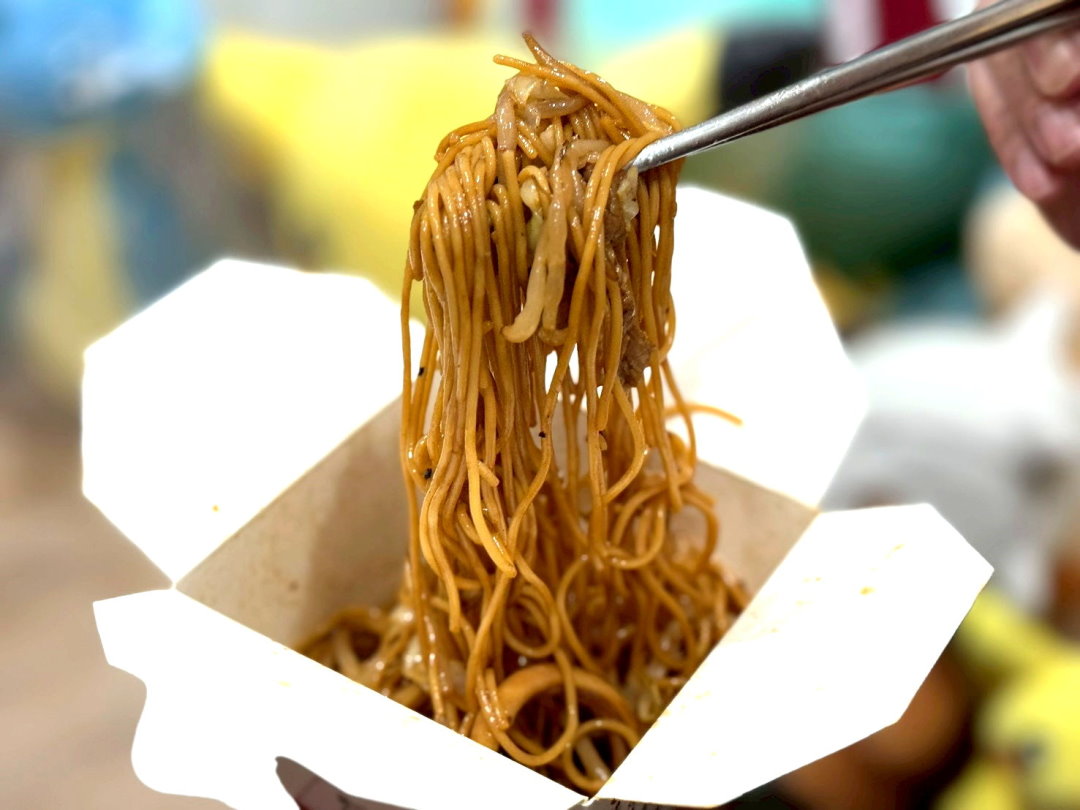 【萬氏福建炒麵】台中逢甲美食推薦，大火快炒香氣十足，料多實在必吃炒麵 @猴屁的異想世界