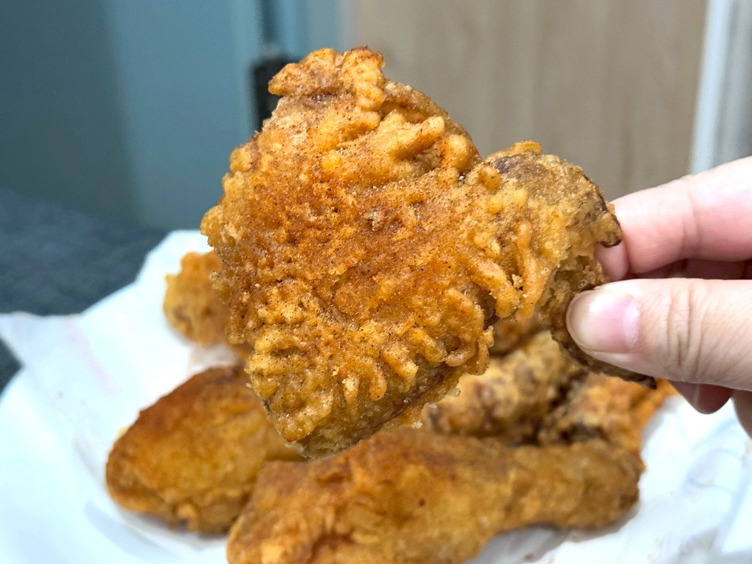 逢甲無名現炸雞翅|台中西屯美食推薦,西安街排隊銅板小吃,厚實多汁雞翅只要25元 @猴屁的異想世界 逢甲無名現炸雞翅|台中西屯美食推薦,西安街排隊銅板小吃,厚實多汁雞翅只要25元 @猴屁的異想世界