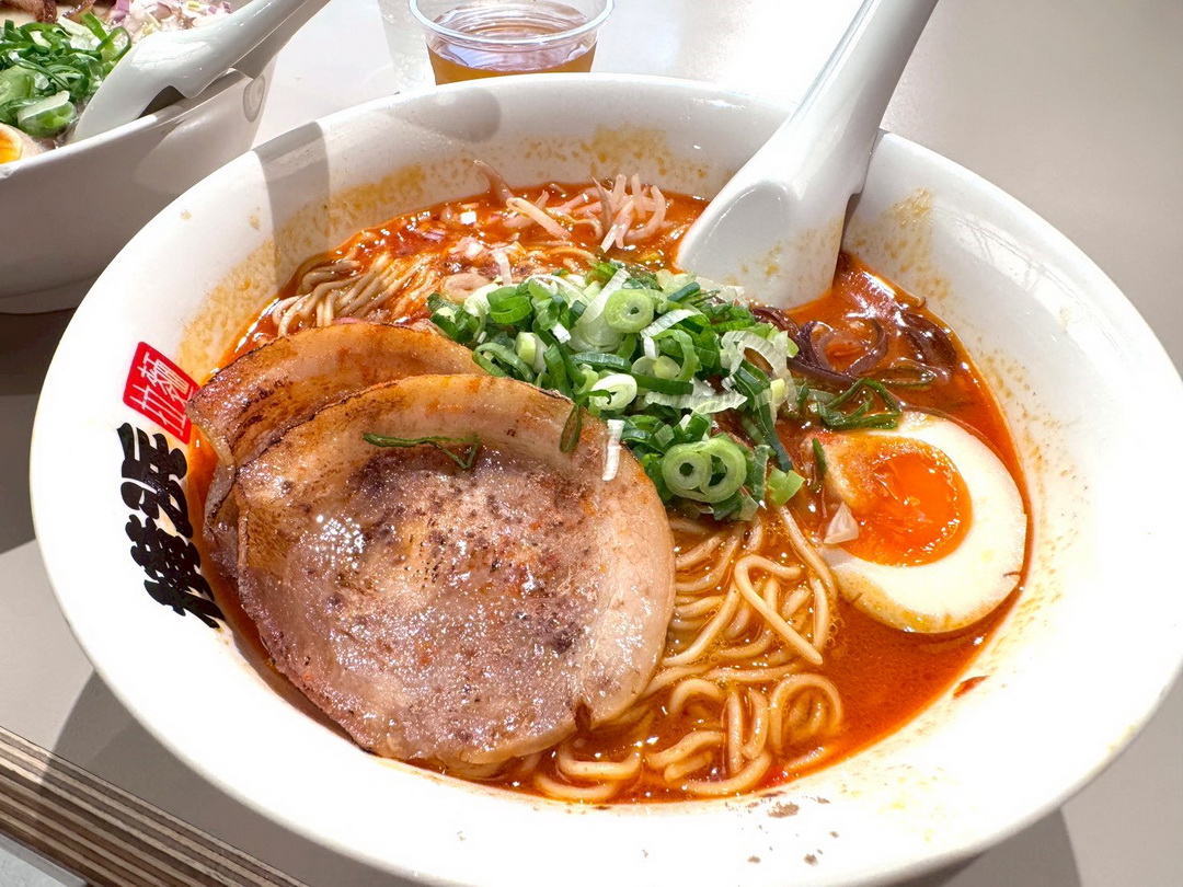 【橫濱拉麵】南投埔里在地人推薦濃郁系拉麵!內用飲料暢飲、加麵免費,碗底還有隱藏驚喜! @猴屁的異想世界 【橫濱拉麵】南投埔里在地人推薦濃郁系拉麵!內用飲料暢飲、加麵免費,碗底還有隱藏驚喜! @猴屁的異想世界