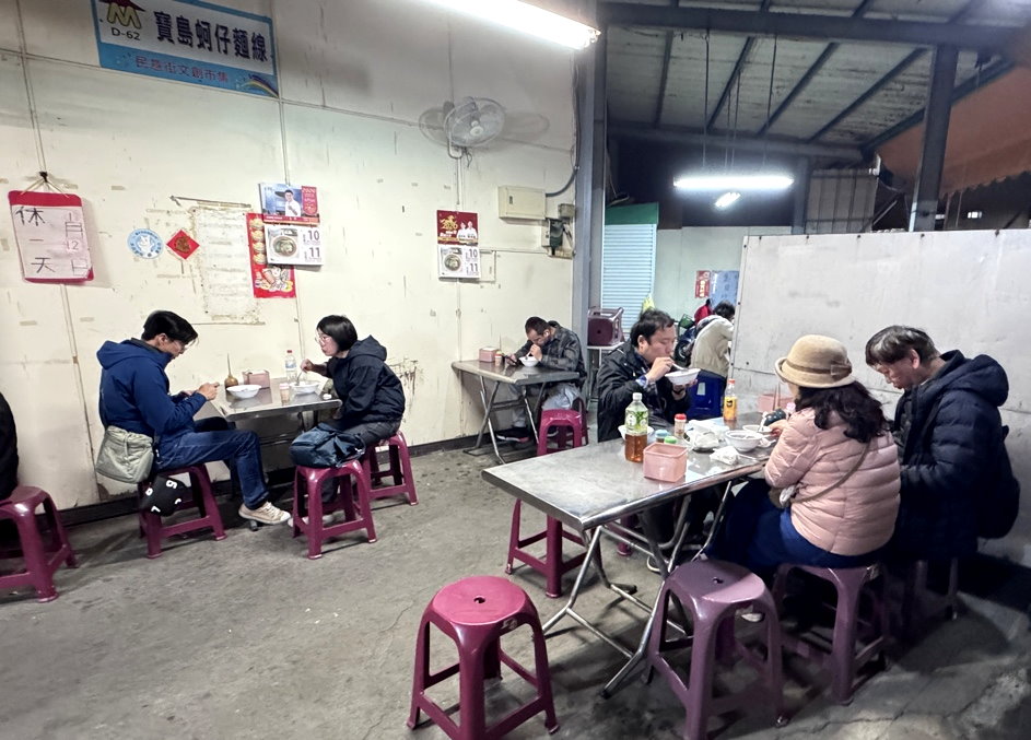 【寶島蚵仔麵線】台中第三市場美食推薦，蝦仁羹、蚵仔麵線太晚來就吃不到 @猴屁的異想世界