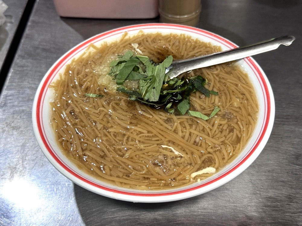 【寶島蚵仔麵線】台中第三市場美食推薦，蝦仁羹、蚵仔麵線太晚來就吃不到 @猴屁的異想世界