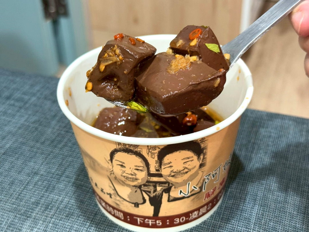 【小阿姨腳庫飯】台中西屯美食推薦，排隊人氣腳庫飯，滷肉肥而不膩超入味 @猴屁的異想世界