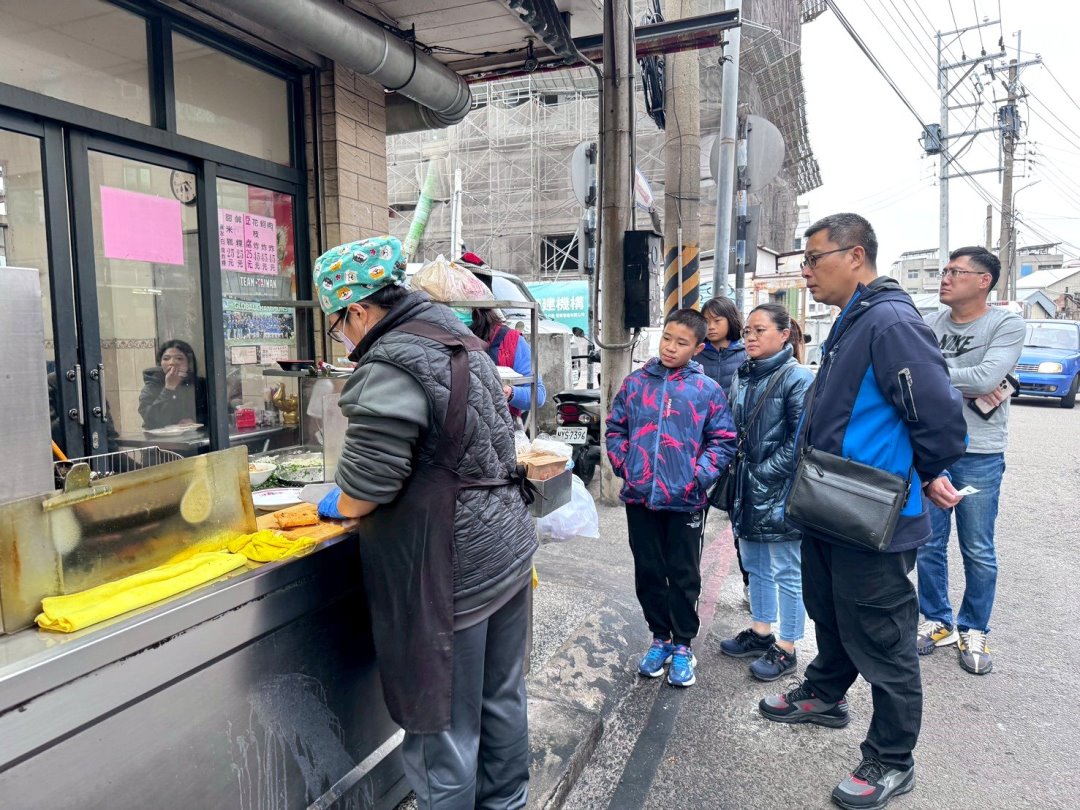 【清水白燒炸粿】台中清水美食推薦,在地人激推排隊炸粿,超大顆蚵嗲、肉嗲現點現炸 @猴屁的異想世界 【清水白燒炸粿】台中清水美食推薦,在地人激推排隊炸粿,超大顆蚵嗲、肉嗲現點現炸 @猴屁的異想世界