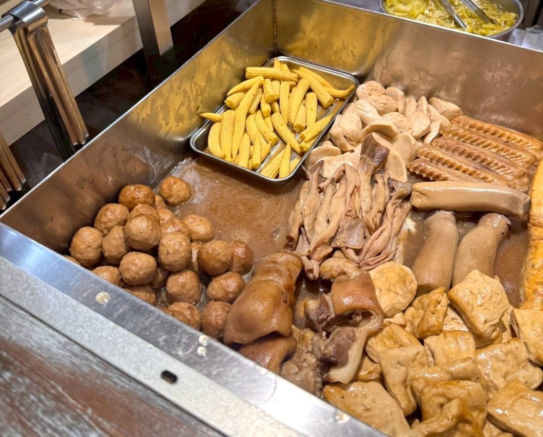 【麵對麵】台中西屯青海路人氣麵食,必吃濃郁麻醬麵與獨門滷味 @猴屁的異想世界 【麵對麵】台中西屯青海路人氣麵食,必吃濃郁麻醬麵與獨門滷味 @猴屁的異想世界
