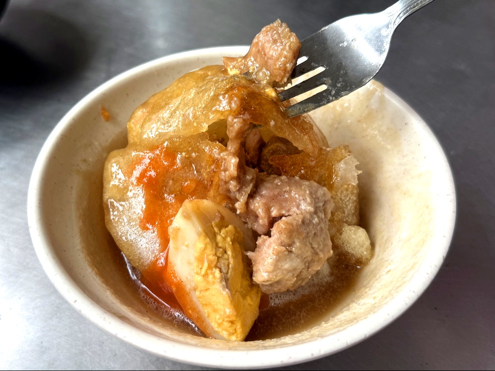 【北門口肉圓】彰化美食推薦，脆皮炸肉圓必吃，搭配龍骨髓湯，彰化市排隊小吃 @猴屁的異想世界