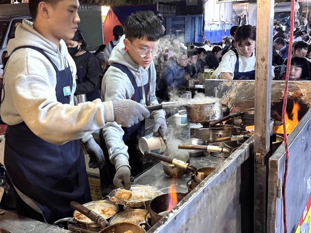 【旺記清蒸臭豆腐】彰化精誠夜市美食推薦,現蒸入味臭豆腐吸滿湯汁,在地人氣排隊小吃 @猴屁的異想世界 【旺記清蒸臭豆腐】彰化精誠夜市美食推薦,現蒸入味臭豆腐吸滿湯汁,在地人氣排隊小吃 @猴屁的異想世界