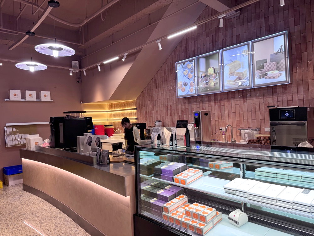 【Feeling18梧棲童綜合店】南投人氣名店18度C巧克力工坊進駐海線,巧克力生吐司必買,台中梧棲美食推薦 @猴屁的異想世界 【Feeling18梧棲童綜合店】南投人氣名店18度C巧克力工坊進駐海線,巧克力生吐司必買,台中梧棲美食推薦 @猴屁的異想世界