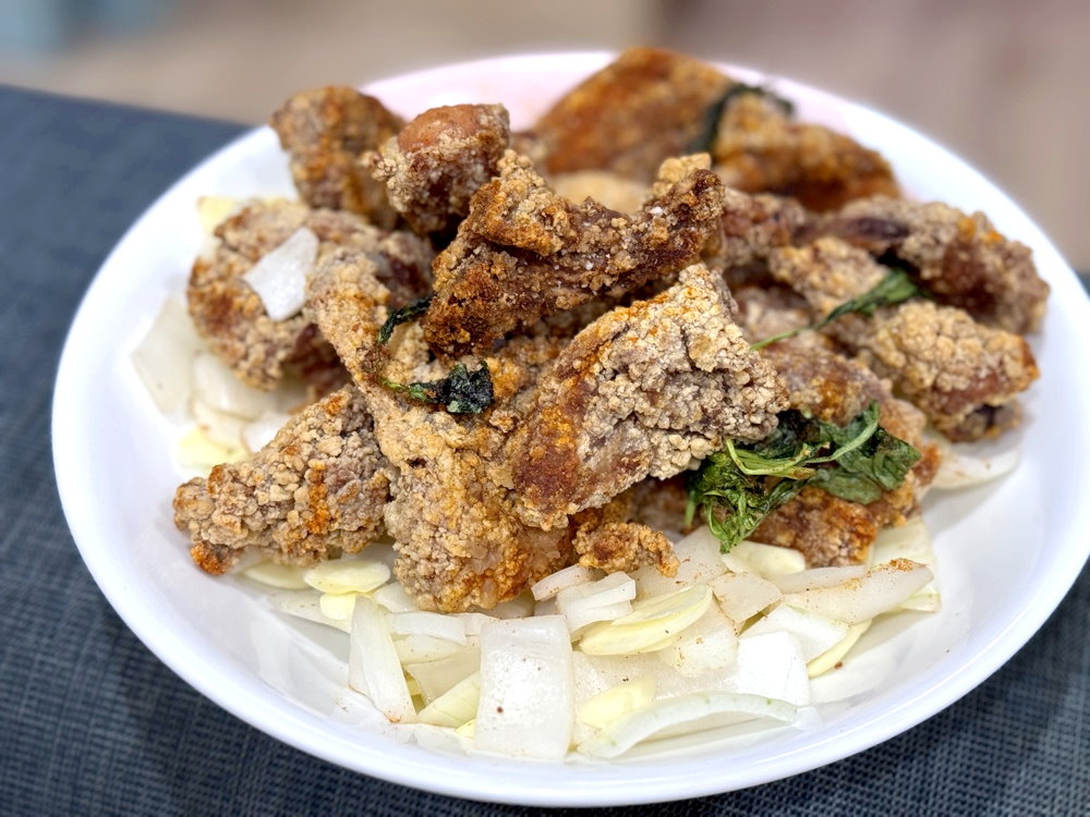 【逢甲阿郎雞排】在地人激推宵夜炸雞,三角骨平日限定必吃,台中逢甲夜市美食 @猴屁的異想世界 【逢甲阿郎雞排】在地人激推宵夜炸雞,三角骨平日限定必吃,台中逢甲夜市美食 @猴屁的異想世界
