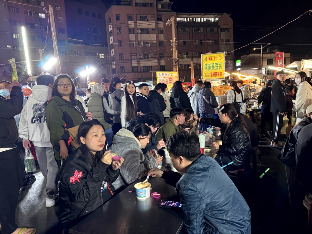 【旺記清蒸臭豆腐】彰化精誠夜市美食推薦,現蒸入味臭豆腐吸滿湯汁,在地人氣排隊小吃 @猴屁的異想世界 【旺記清蒸臭豆腐】彰化精誠夜市美食推薦,現蒸入味臭豆腐吸滿湯汁,在地人氣排隊小吃 @猴屁的異想世界