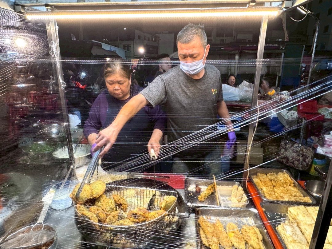 【申蚵嗲蝦嗲】彰化精誠夜市美食推薦,現點現炸酥脆爆餡蚵嗲、蝦嗲,在地人氣排隊小吃 @猴屁的異想世界 【申蚵嗲蝦嗲】彰化精誠夜市美食推薦,現點現炸酥脆爆餡蚵嗲、蝦嗲,在地人氣排隊小吃 @猴屁的異想世界