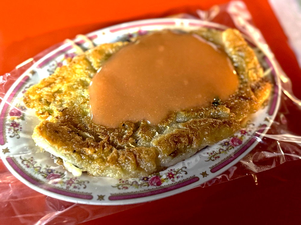 【鹿港蚵仔煎】彰化精誠夜市美食推薦,超人氣脆皮蚵仔煎必吃,在地排隊小吃 @猴屁的異想世界 【鹿港蚵仔煎】彰化精誠夜市美食推薦,超人氣脆皮蚵仔煎必吃,在地排隊小吃 @猴屁的異想世界