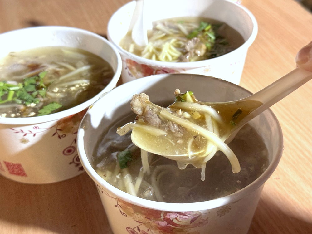 【精誠夜市生炒鴨肉羹】在地人推薦生炒鴨肉羹焦香十足,銅板價60元,彰化美食推薦 @猴屁的異想世界 【精誠夜市生炒鴨肉羹】在地人推薦生炒鴨肉羹焦香十足,銅板價60元,彰化美食推薦 @猴屁的異想世界