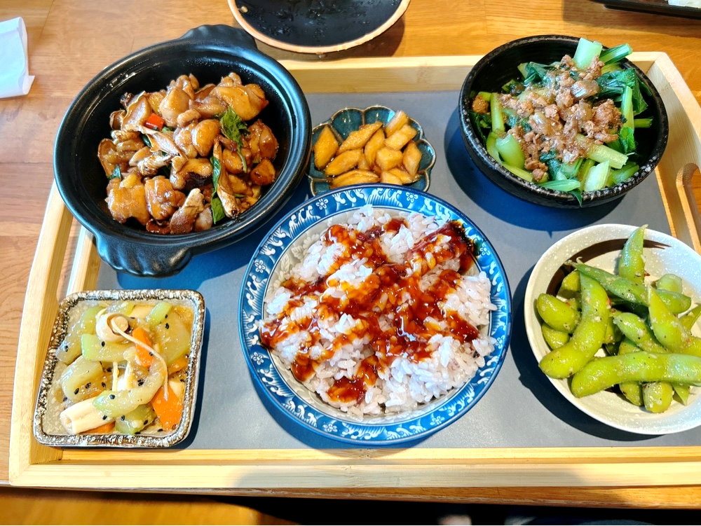【田寮農莊景觀餐廳】台中景觀餐廳推薦，落羽松秘境、古早味辦桌料理，親子聚餐好去處 @猴屁的異想世界