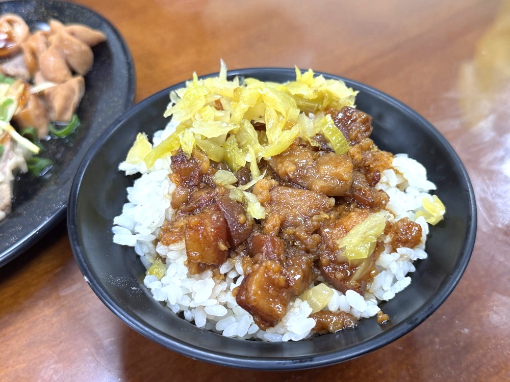 【廖記麵線老街麵線】台中南屯老街必吃美食,萬和宮旁古早味麵線推薦,在地人氣排隊小吃 @猴屁的異想世界 【廖記麵線老街麵線】台中南屯老街必吃美食,萬和宮旁古早味麵線推薦,在地人氣排隊小吃 @猴屁的異想世界