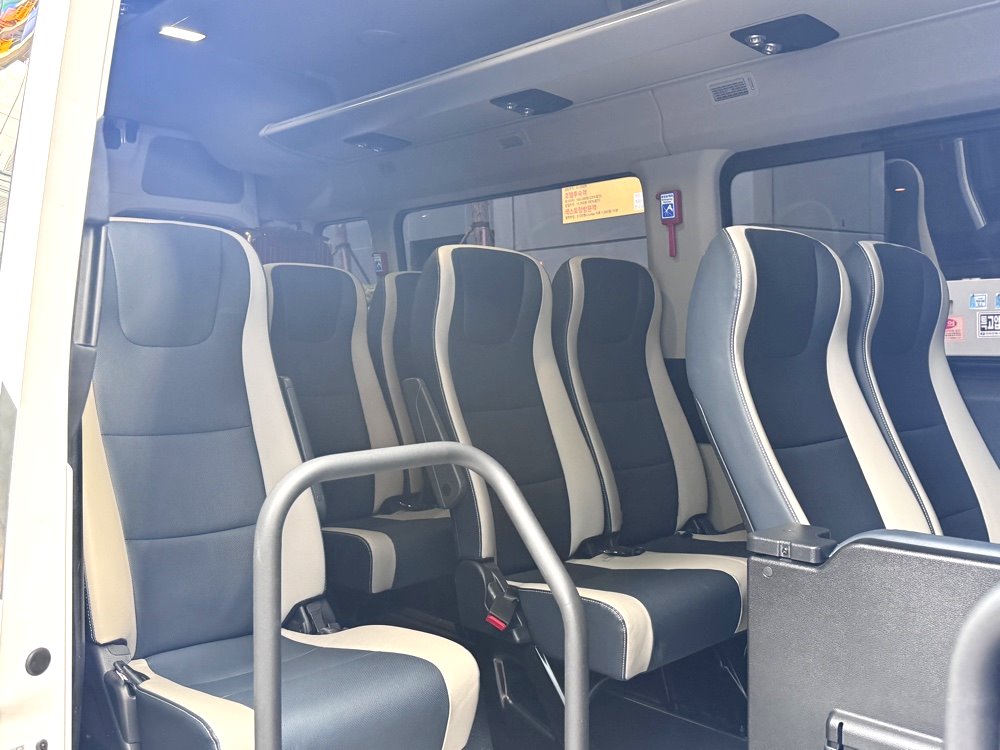 【首爾自由行】仁川機場接送推薦!多人旅遊必訂豪華13人座保姆車,直達明洞飯店超省力! @猴屁的異想世界 【首爾自由行】仁川機場接送推薦!多人旅遊必訂豪華13人座保姆車,直達明洞飯店超省力! @猴屁的異想世界