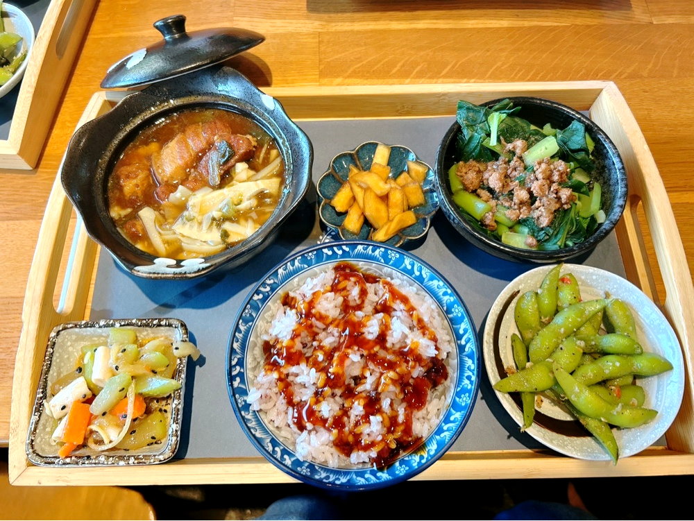 【田寮農莊景觀餐廳】台中景觀餐廳推薦，落羽松秘境、古早味辦桌料理，親子聚餐好去處 @猴屁的異想世界