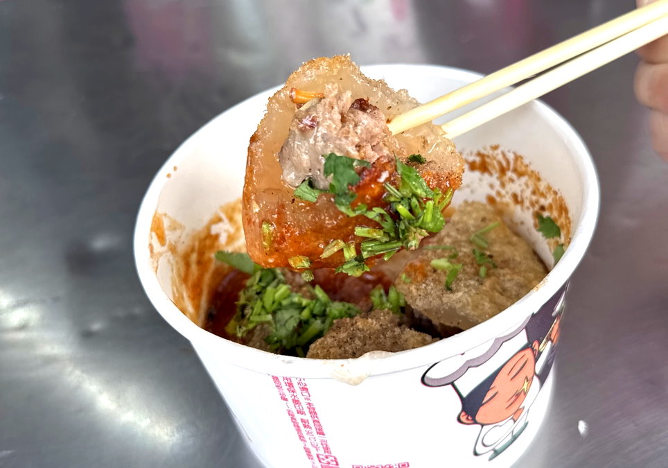 【正東山肉圓】超強脆皮肉圓外酥內Q,排隊人氣小吃必吃,台中東光市場美食 @猴屁的異想世界 【正東山肉圓】超強脆皮肉圓外酥內Q,排隊人氣小吃必吃,台中東光市場美食 @猴屁的異想世界