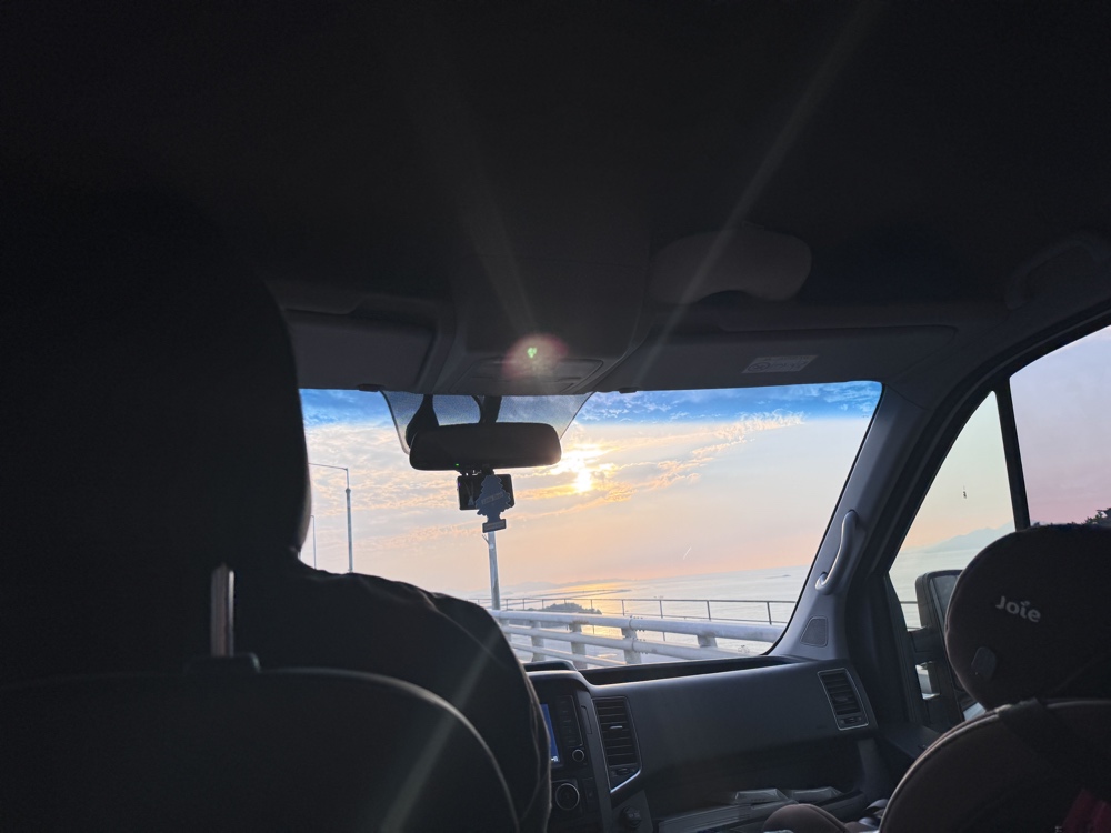 【首爾自由行】仁川機場接送推薦!多人旅遊必訂豪華13人座保姆車,直達明洞飯店超省力! @猴屁的異想世界 【首爾自由行】仁川機場接送推薦!多人旅遊必訂豪華13人座保姆車,直達明洞飯店超省力! @猴屁的異想世界
