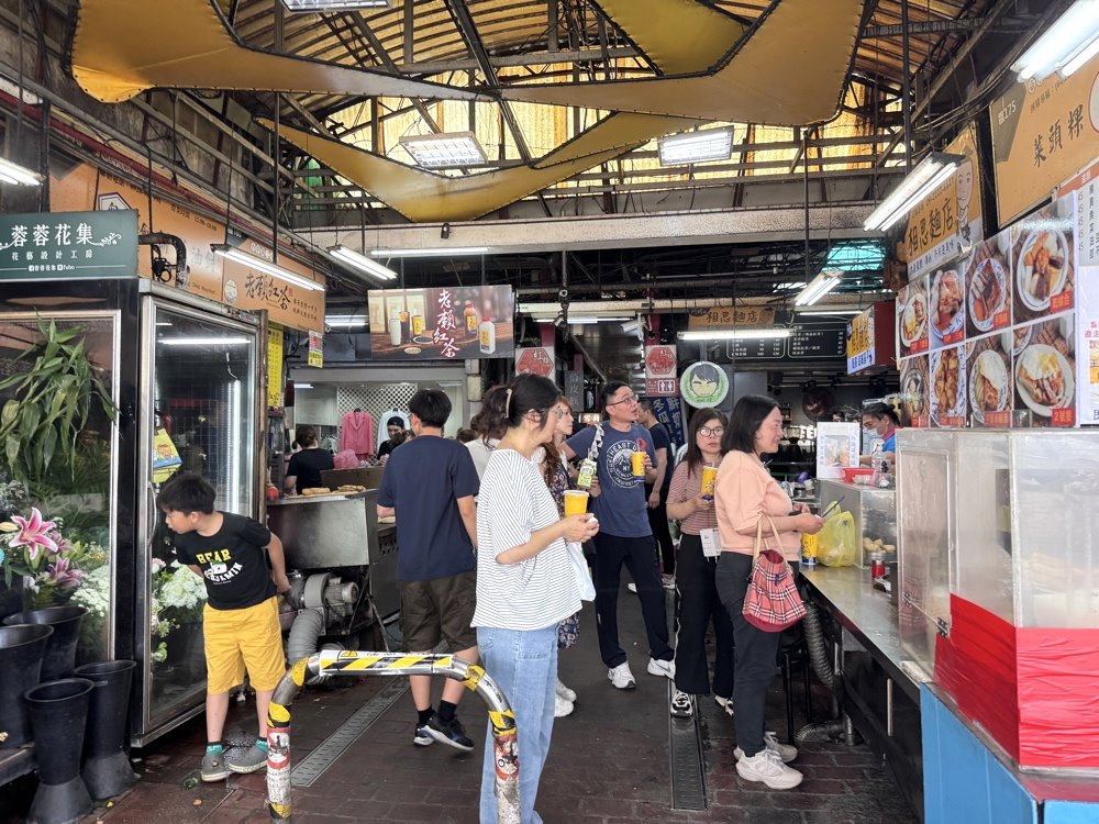 【王家菜頭粿糯米腸】台中第二市場美食推薦,排隊必吃台式早午餐,菜頭粿+糯米腸+蛋經典組合 @猴屁的異想世界 【王家菜頭粿糯米腸】台中第二市場美食推薦,排隊必吃台式早午餐,菜頭粿+糯米腸+蛋經典組合 @猴屁的異想世界
