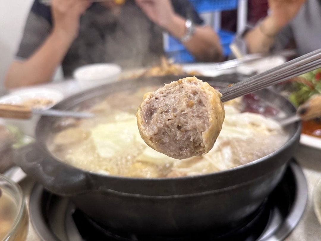 【廣式養生功夫雞】台中南屯美食推薦，隱藏版椰子雞湯超鮮甜，白切雞皮Q肉嫩必吃 @猴屁的異想世界