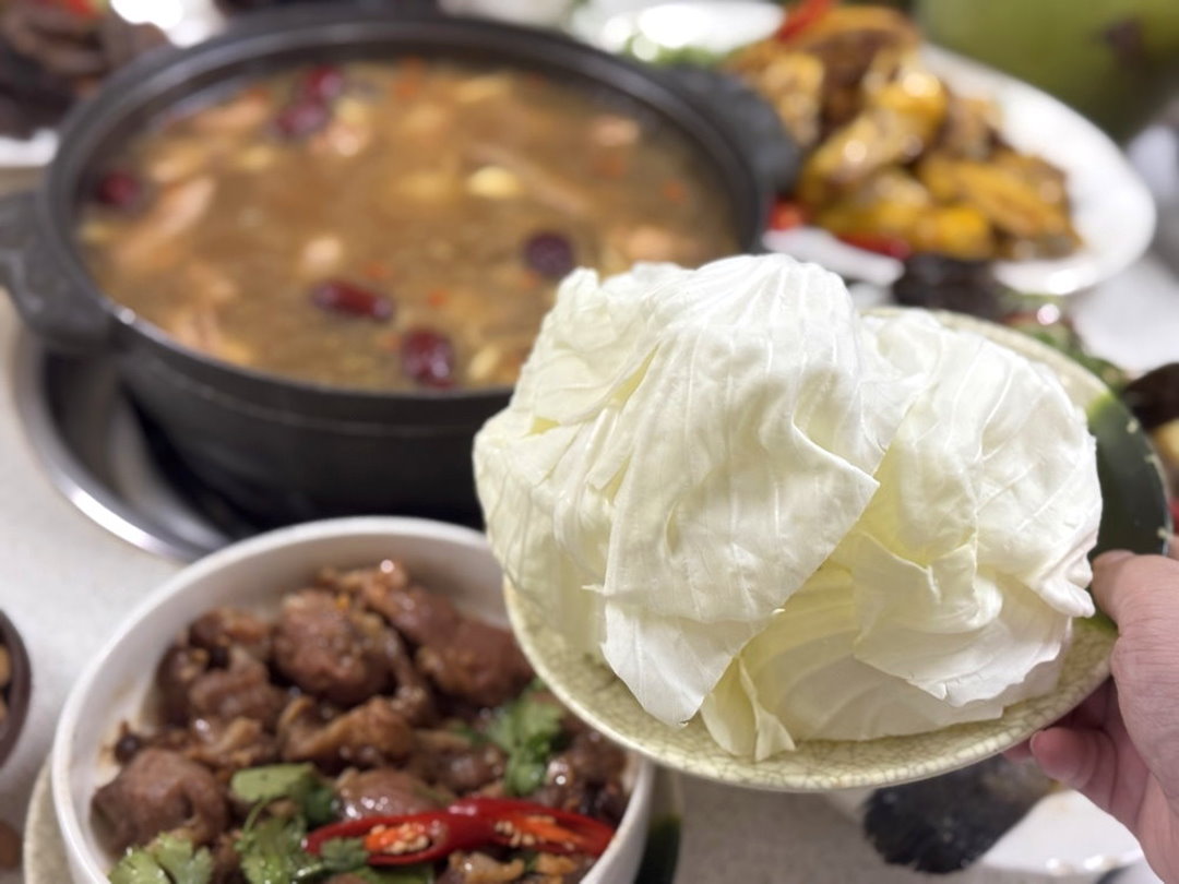 【廣式養生功夫雞】台中南屯美食推薦，隱藏版椰子雞湯超鮮甜，白切雞皮Q肉嫩必吃 @猴屁的異想世界
