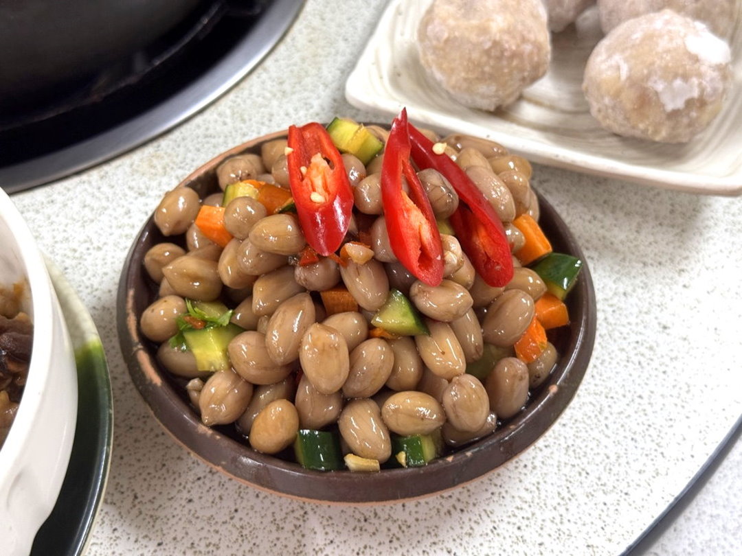 【廣式養生功夫雞】台中南屯美食推薦，隱藏版椰子雞湯超鮮甜，白切雞皮Q肉嫩必吃 @猴屁的異想世界