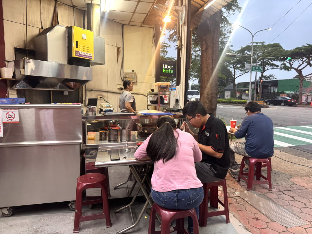 【肉燥兄弟】台中深夜美食,超銷魂爌肉飯,滷汁加酸菜絕配必吃人氣小吃,西屯美食推薦 @猴屁的異想世界 【肉燥兄弟】台中深夜美食,超銷魂爌肉飯,滷汁加酸菜絕配必吃人氣小吃,西屯美食推薦 @猴屁的異想世界