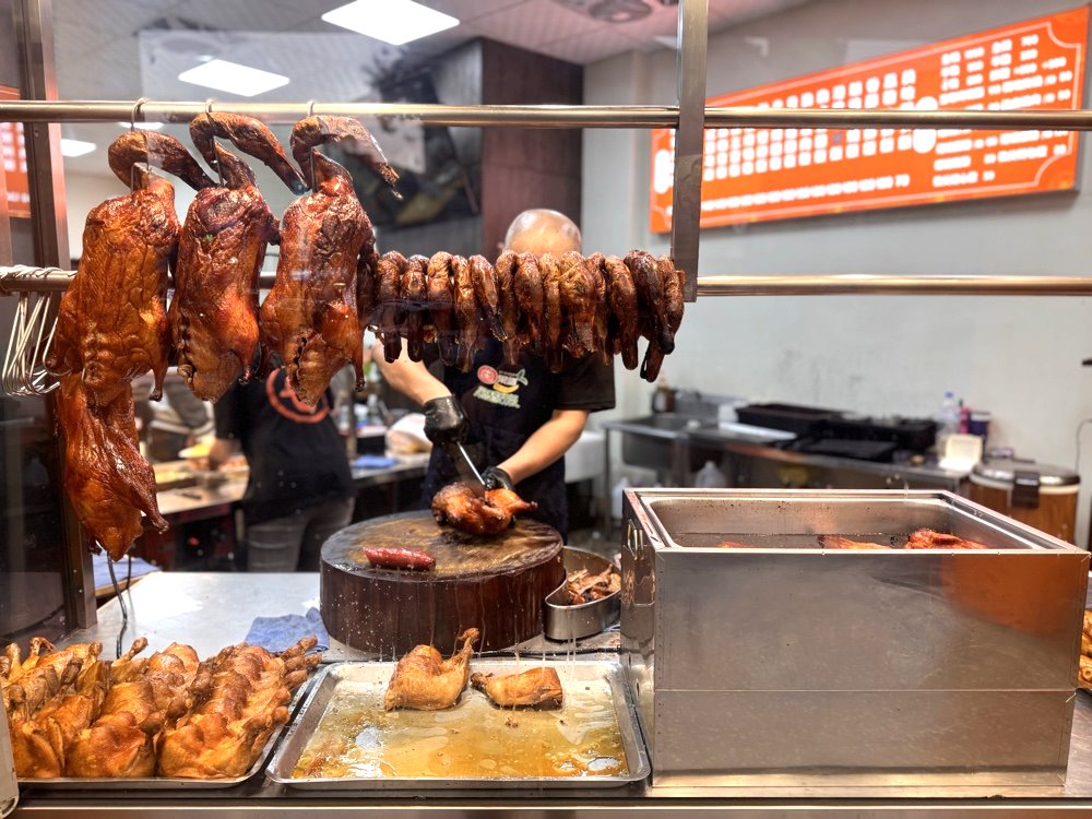 【燒臘教父中清店】肉量爆多的燒臘便當,內用熱湯喝到飽高CP值必吃,台中北屯美食推薦 @猴屁的異想世界 【燒臘教父中清店】肉量爆多的燒臘便當,內用熱湯喝到飽高CP值必吃,台中北屯美食推薦 @猴屁的異想世界