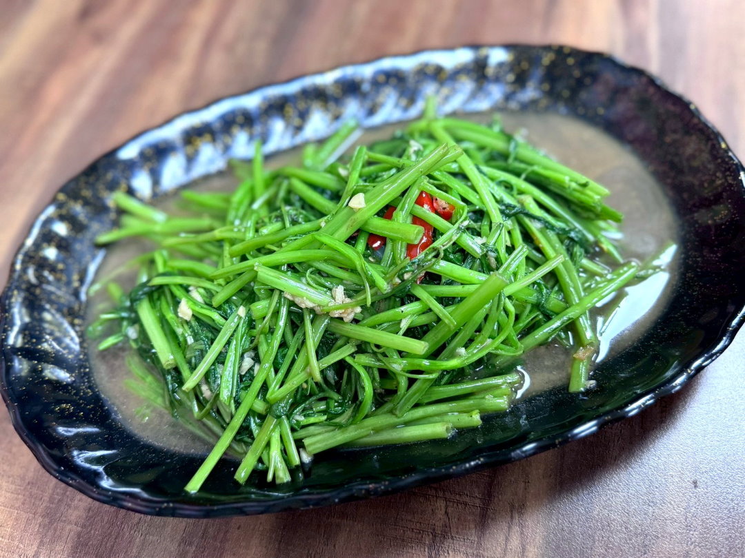 【泰小吃店】三重美食推薦，大同北路人氣平價泰式料理，月亮蝦餅＋打拋豬必吃 @猴屁的異想世界
