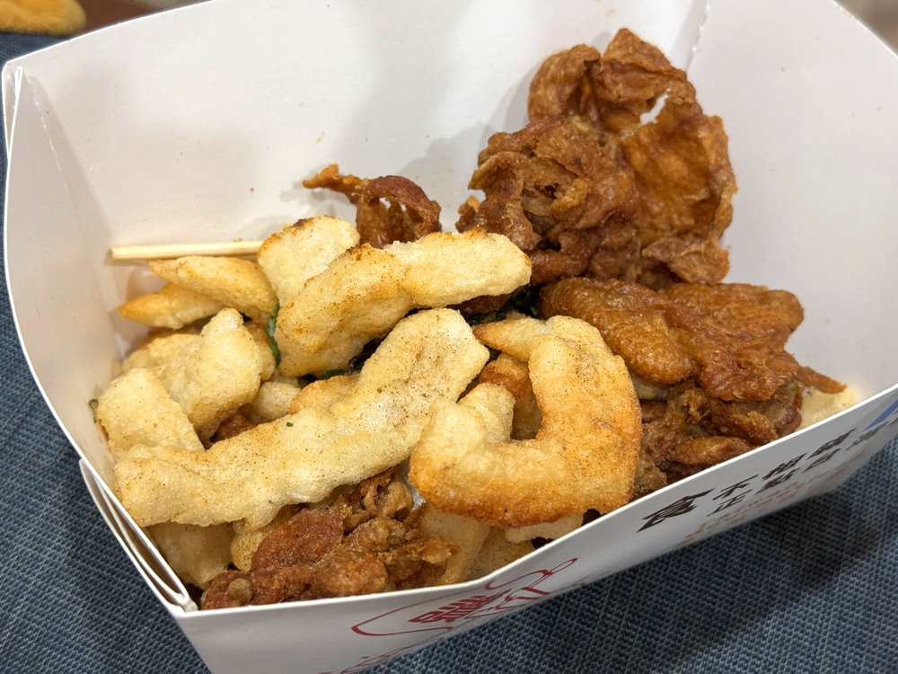 【水湳鹹酥雞】一週只開三天的炸物店，在地人從小吃到大，魷魚酥＋雞排必點，台中水湳美食推薦 @猴屁的異想世界