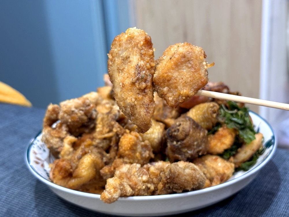 【水湳鹹酥雞】一週只開三天的炸物店，在地人從小吃到大，魷魚酥＋雞排必點，台中水湳美食推薦 @猴屁的異想世界