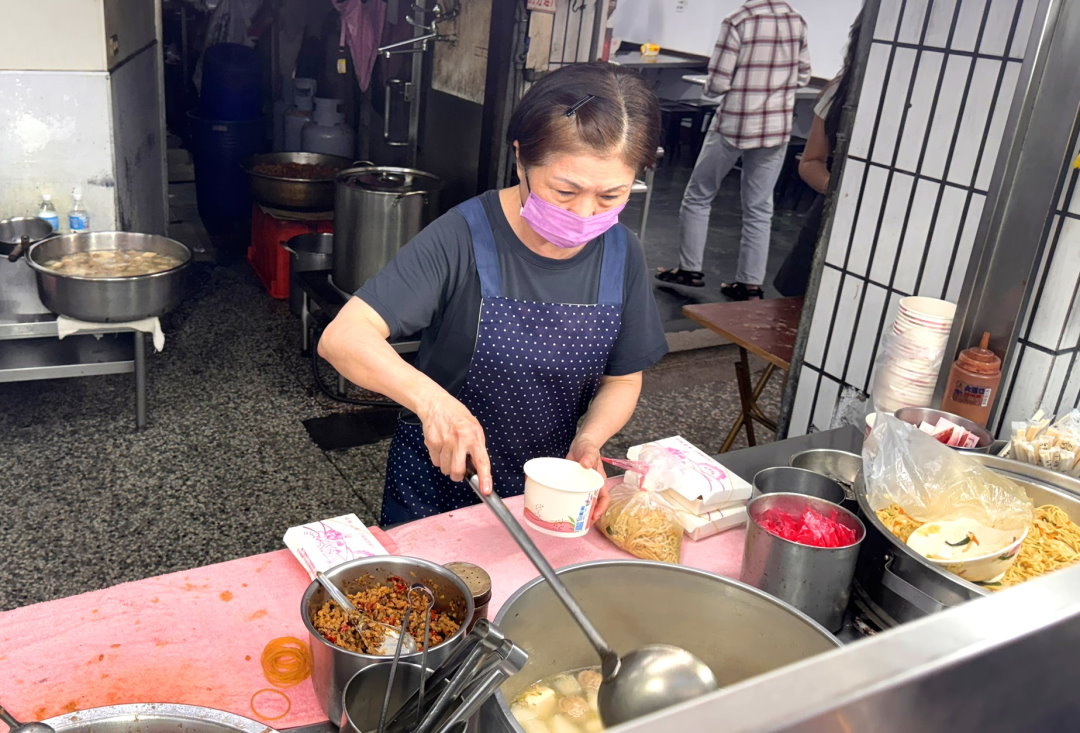 【后庄老店爌肉飯】台中老字號排骨飯必吃,從午餐到宵夜都吃得到,北屯美食推薦 @猴屁的異想世界 【后庄老店爌肉飯】台中老字號排骨飯必吃,從午餐到宵夜都吃得到,北屯美食推薦 @猴屁的異想世界