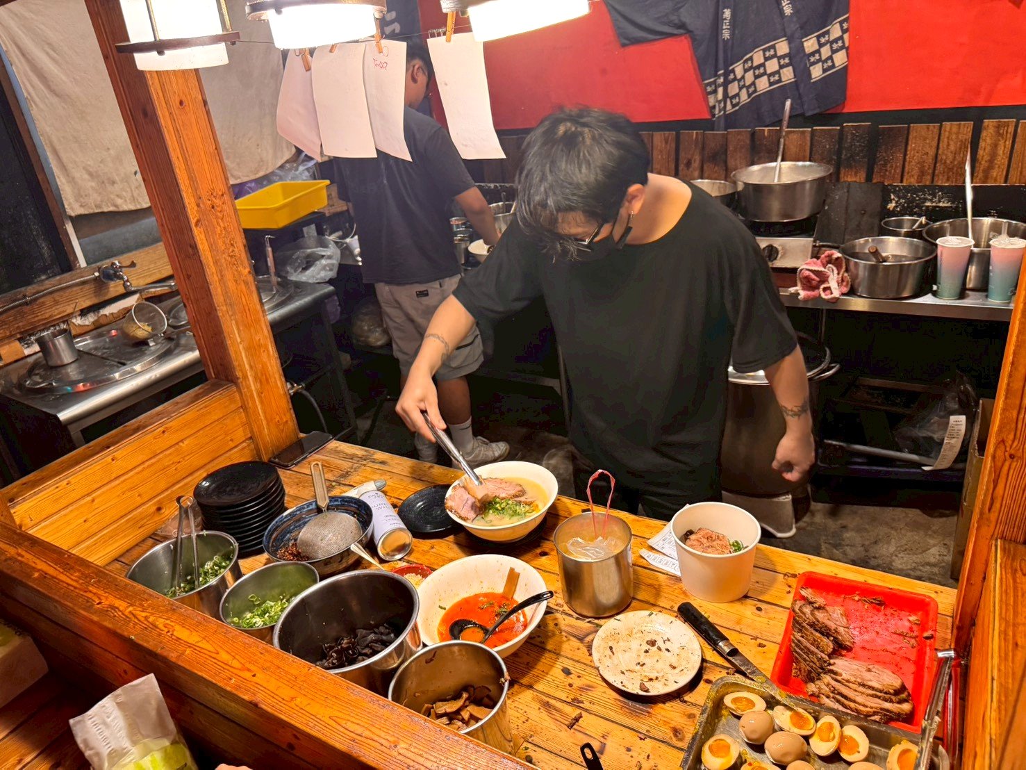 【麵武嵐拉麵】深夜排隊拉麵推薦,營業到凌晨1點半,台中西屯路美食 @猴屁的異想世界 【麵武嵐拉麵】深夜排隊拉麵推薦,營業到凌晨1點半,台中西屯路美食 @猴屁的異想世界