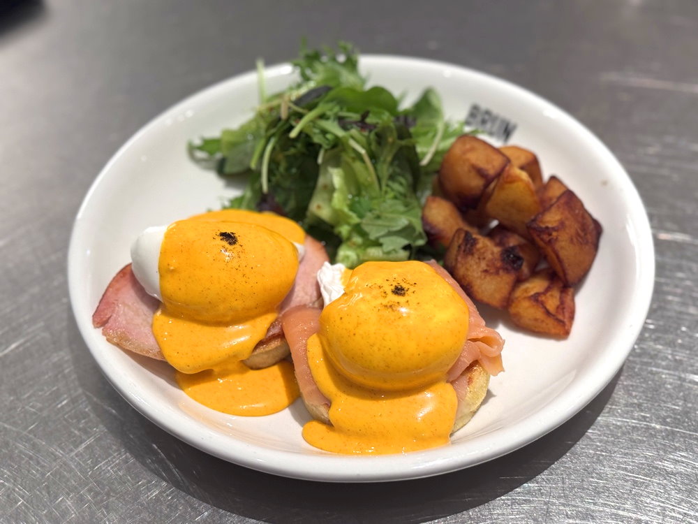 【BRUN不然板橋店】台北人氣名店進駐板橋，班尼迪克蛋＋紅酒燉牛肉麵必吃，近板橋站 @猴屁的異想世界