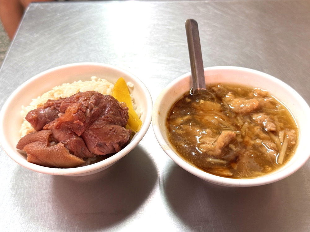 【傳台中正老牌香菇肉羹綠川店】80年老字號必吃香菇肉羹,搭配爌肉飯超滿足,台中美食推薦 @猴屁的異想世界 【傳台中正老牌香菇肉羹綠川店】80年老字號必吃香菇肉羹,搭配爌肉飯超滿足,台中美食推薦 @猴屁的異想世界