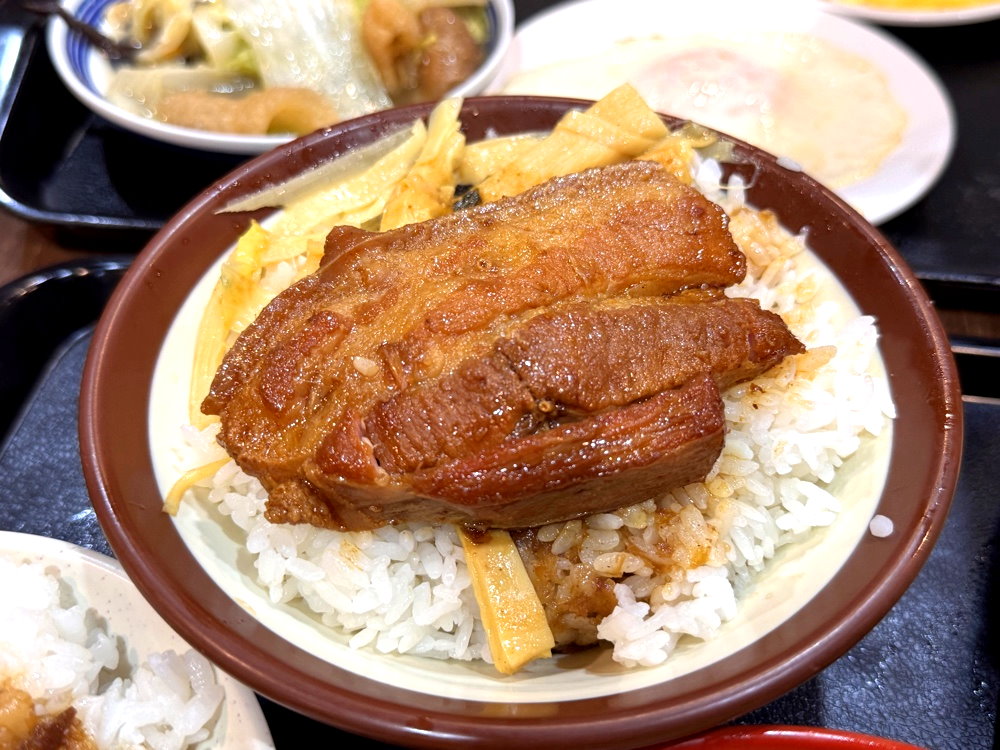 【財神爺滷肉飯】台中宵夜推薦,營業到凌晨2點半,傳承數十年必吃滷肉飯 @猴屁的異想世界 【財神爺滷肉飯】台中宵夜推薦,營業到凌晨2點半,傳承數十年必吃滷肉飯 @猴屁的異想世界