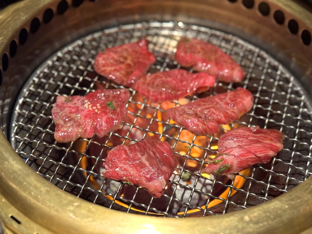 【老乾杯台中市政店】頂級和牛燒肉商業午餐580元起,專人代烤CP值超高,台中西屯美食推薦 @猴屁的異想世界 【老乾杯台中市政店】頂級和牛燒肉商業午餐580元起,專人代烤CP值超高,台中西屯美食推薦 @猴屁的異想世界