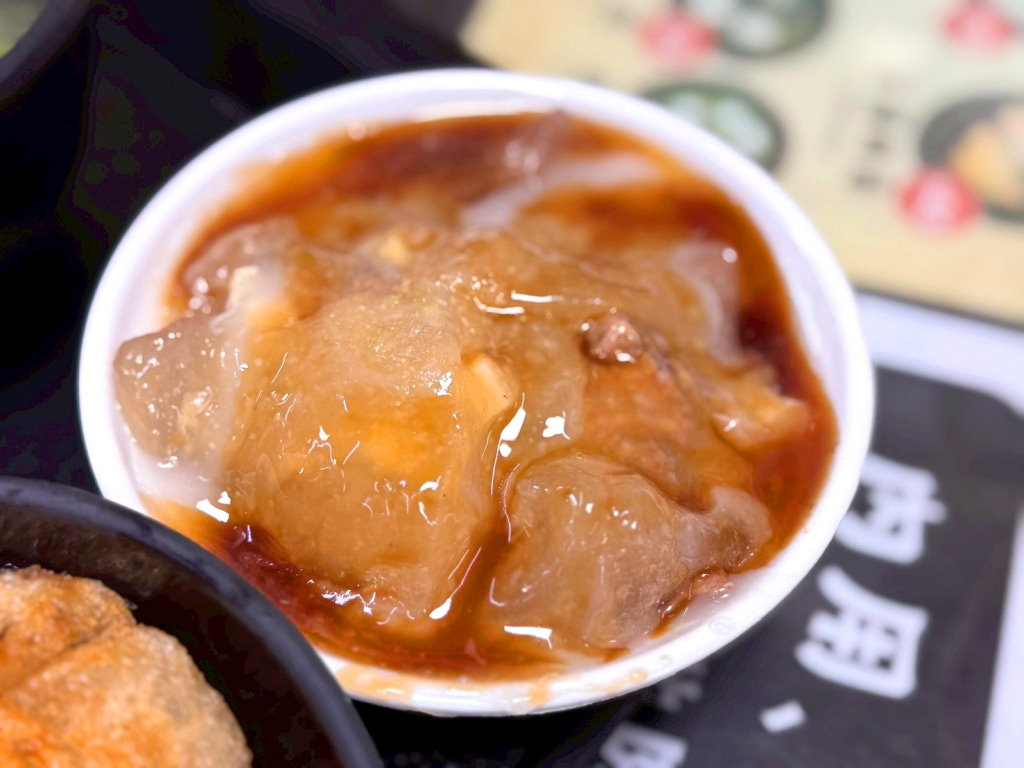 【東港肉丸】大甲鎮瀾宮旁必吃排隊名店,酥皮肉丸超驚豔,台中大甲美食推薦 @猴屁的異想世界 【東港肉丸】大甲鎮瀾宮旁必吃排隊名店,酥皮肉丸超驚豔,台中大甲美食推薦 @猴屁的異想世界