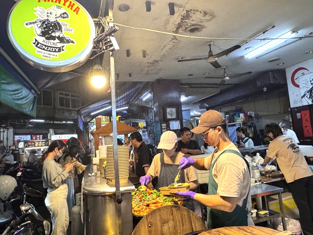 【美力夯大叔】向上市場超人氣西班牙海鮮燉飯,海鮮爆量需預訂,台中西區美食推薦 @猴屁的異想世界 【美力夯大叔】向上市場超人氣西班牙海鮮燉飯,海鮮爆量需預訂,台中西區美食推薦 @猴屁的異想世界