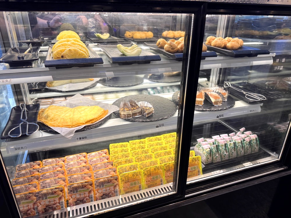 【小蒙牛頂級麻辣鍋台中大里店】麻辣火鍋+燒烤火烤兩吃,哈根達斯無限吃,台中大里吃到飽推薦 @猴屁的異想世界 【小蒙牛頂級麻辣鍋台中大里店】麻辣火鍋+燒烤火烤兩吃,哈根達斯無限吃,台中大里吃到飽推薦 @猴屁的異想世界