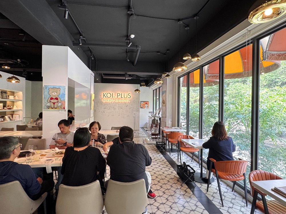 【KOI PLUS七期店】台中夢幻玻璃屋下午茶,鐵鍋鬆餅+義大利麵必吃,西屯美食推薦 @猴屁的異想世界 【KOI PLUS七期店】台中夢幻玻璃屋下午茶,鐵鍋鬆餅+義大利麵必吃,西屯美食推薦 @猴屁的異想世界