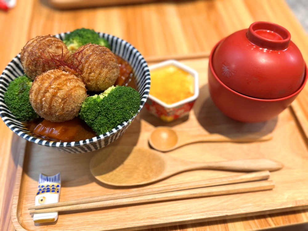 【小川家咖哩飯】忠孝夜市旁超人氣日式咖哩,內用附烤布蕾+味噌湯超高CP值,台中南區美食推薦 @猴屁的異想世界 【小川家咖哩飯】忠孝夜市旁超人氣日式咖哩,內用附烤布蕾+味噌湯超高CP值,台中南區美食推薦 @猴屁的異想世界