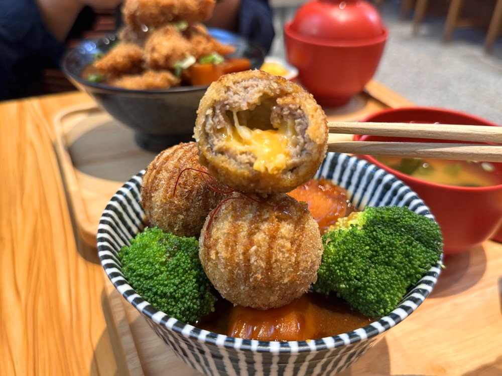 【小川家咖哩飯】忠孝夜市旁超人氣日式咖哩,內用附烤布蕾+味噌湯超高CP值,台中南區美食推薦 @猴屁的異想世界 【小川家咖哩飯】忠孝夜市旁超人氣日式咖哩,內用附烤布蕾+味噌湯超高CP值,台中南區美食推薦 @猴屁的異想世界