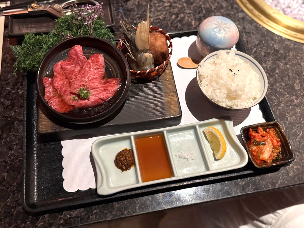 【老乾杯台中市政店】頂級和牛燒肉商業午餐580元起,專人代烤CP值超高,台中西屯美食推薦 @猴屁的異想世界 【老乾杯台中市政店】頂級和牛燒肉商業午餐580元起,專人代烤CP值超高,台中西屯美食推薦 @猴屁的異想世界