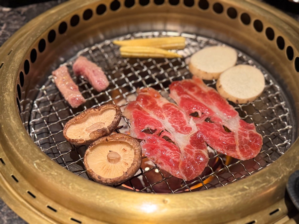 【老乾杯台中市政店】頂級和牛燒肉商業午餐580元起,專人代烤CP值超高,台中西屯美食推薦 @猴屁的異想世界 【老乾杯台中市政店】頂級和牛燒肉商業午餐580元起,專人代烤CP值超高,台中西屯美食推薦 @猴屁的異想世界