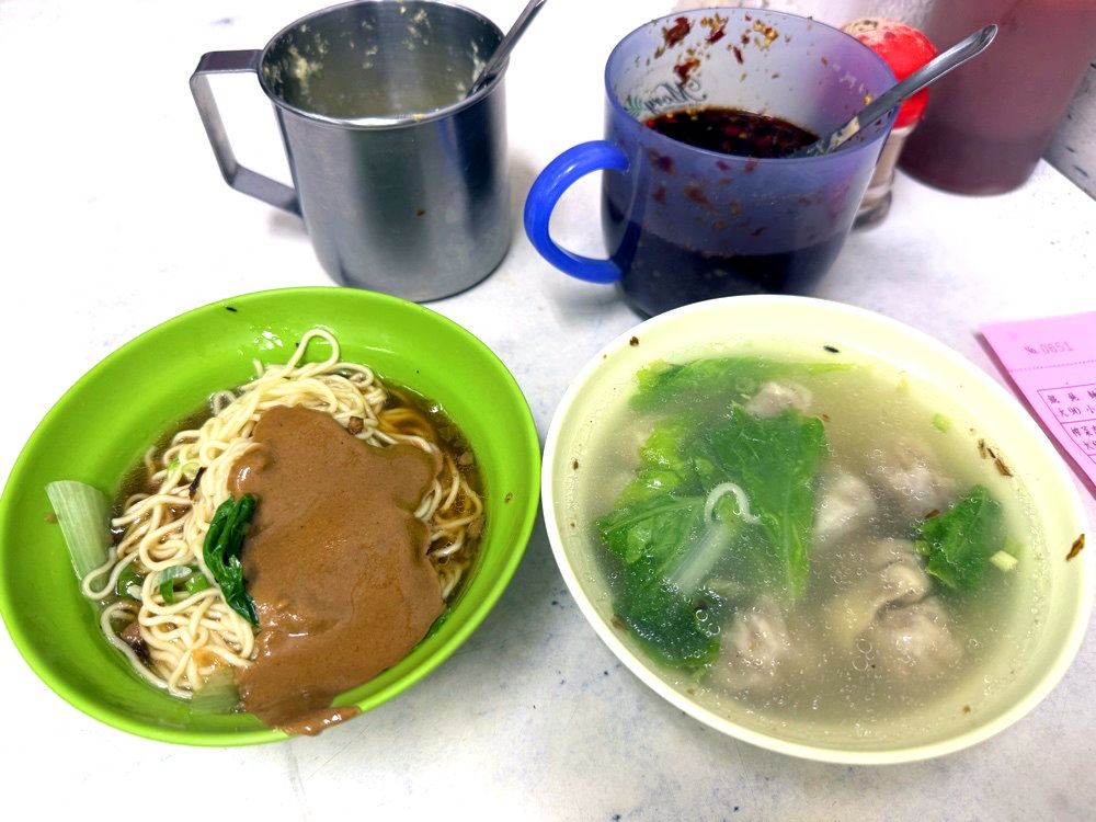 【阿隆麵攤】台中向上市場美食推薦,超人氣排隊麵店,濃郁麻醬麵必吃 @猴屁的異想世界 【阿隆麵攤】台中向上市場美食推薦,超人氣排隊麵店,濃郁麻醬麵必吃 @猴屁的異想世界