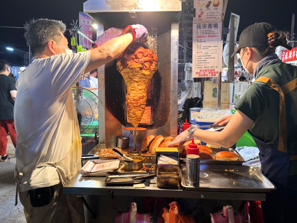 【速立邁沙威瑪】台南武聖夜市美食推薦，在地人從小吃到大的超人氣排隊沙威瑪