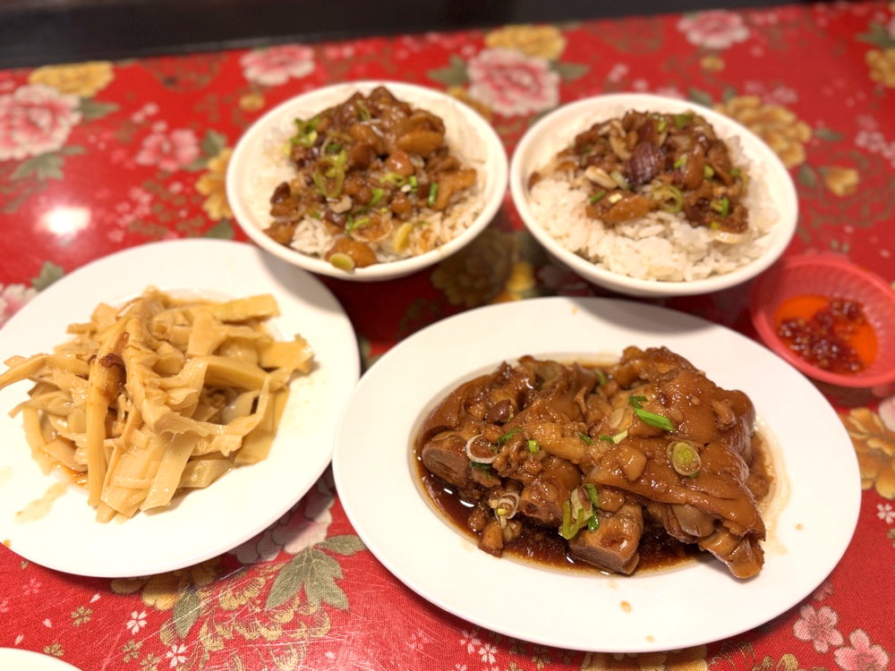 【富鼎旺豬腳中正店】台中米其林必比登推薦豬腳名店，滷肉飯必吃，晚來腿庫就賣完！